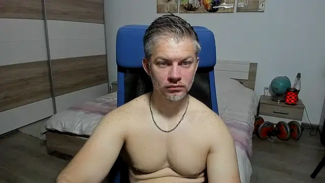 Snapshot of RobbyShawz chatting on June 5, 3:57 am RobbyShawz online show from June 5, 3:57 am