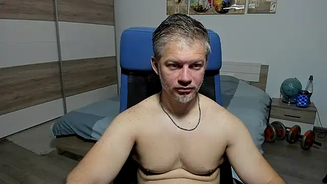 Snapshot of RobbyShawz chatting on June 15, 4:25 am RobbyShawz online show from June 15, 4:25 am