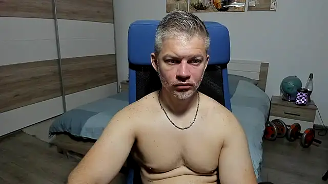 Snapshot of RobbyShawz chatting on June 18, 4:13 am RobbyShawz online show from June 18, 4:13 am