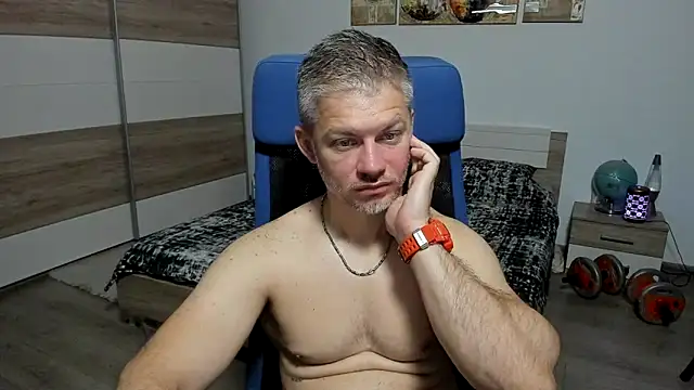 Snapshot of RobbyShawz chatting on June 19, 4:06 am RobbyShawz online show from June 19, 4:06 am