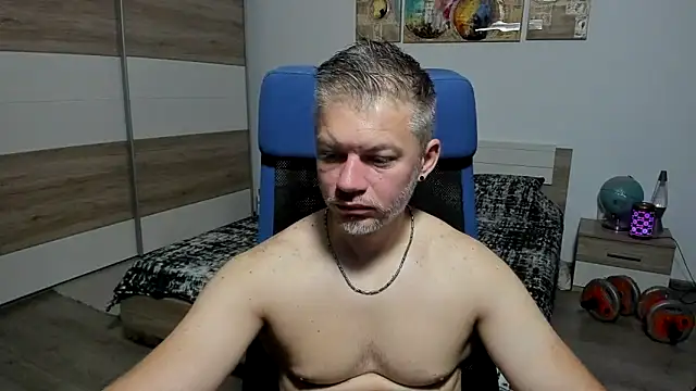 Snapshot of RobbyShawz chatting on June 20, 4:26 am RobbyShawz online show from June 20, 4:26 am