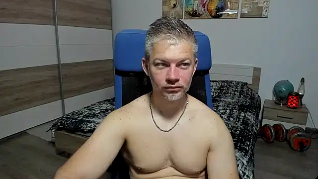 Snapshot of RobbyShawz chatting on June 22, 4:53 am RobbyShawz online show from June 22, 4:53 am