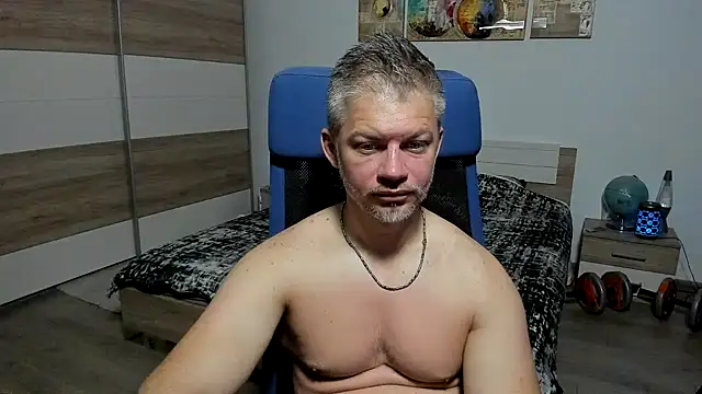 Snapshot of RobbyShawz chatting on June 24, 4:44 am RobbyShawz online show from June 24, 4:44 am