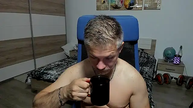 Snapshot of RobbyShawz chatting on June 25, 4:45 am RobbyShawz online show from June 25, 4:45 am