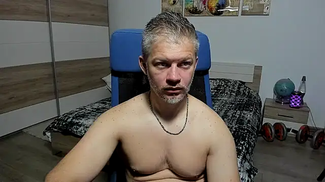 Snapshot of RobbyShawz chatting on June 26, 4:17 am RobbyShawz online show from June 26, 4:17 am