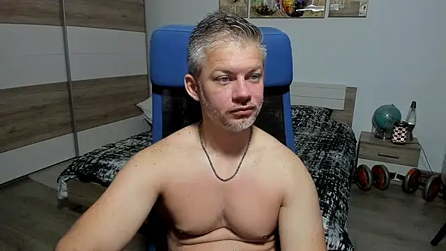 Snapshot of RobbyShawz chatting on June 27, 4:28 am RobbyShawz online show from June 27, 4:28 am