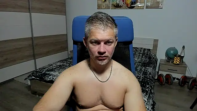Snapshot of RobbyShawz chatting on June 28, 4:51 am RobbyShawz online show from June 28, 4:51 am