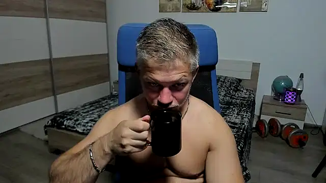 Snapshot of RobbyShawz chatting on July 5, 5:14 am RobbyShawz online show from July 5, 5:14 am