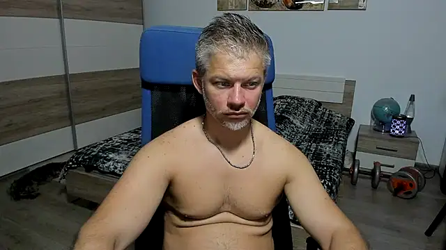 Snapshot of RobbyShawz chatting on July 7, 7:23 am RobbyShawz online show from July 7, 7:23 am
