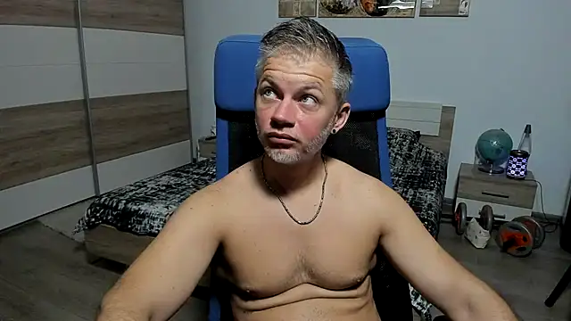 Snapshot of RobbyShawz chatting on July 9, 4:16 am RobbyShawz online show from July 9, 4:16 am