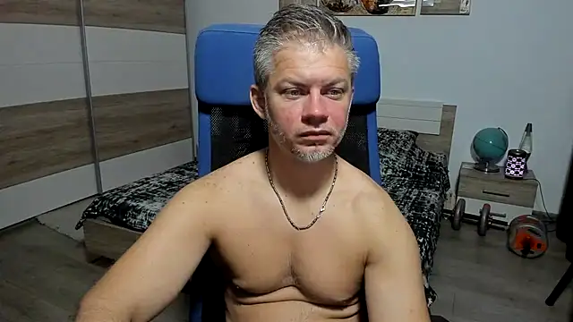 Snapshot of RobbyShawz chatting on July 10, 4:17 am RobbyShawz online show from July 10, 4:17 am