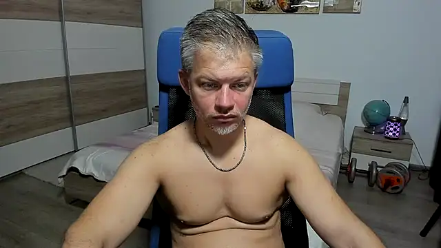 Snapshot of RobbyShawz chatting on July 16, 4:29 am RobbyShawz online show from July 16, 4:29 am