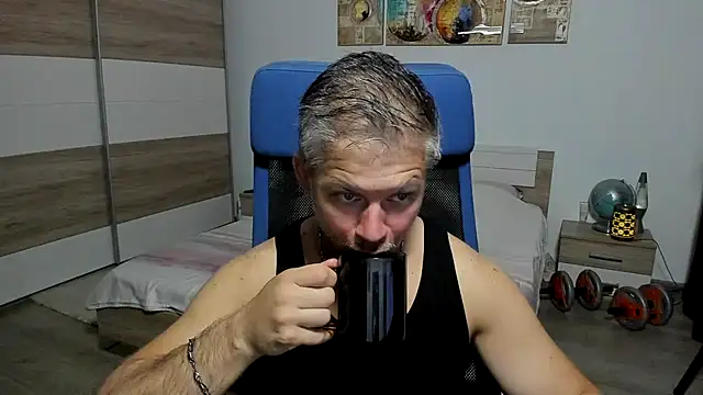 Snapshot of RobbyShawz chatting on July 19, 4:27 am RobbyShawz online show from July 19, 4:27 am