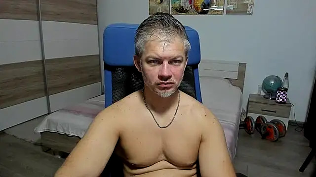 Snapshot of RobbyShawz chatting on July 26, 4:53 am RobbyShawz online show from July 26, 4:53 am