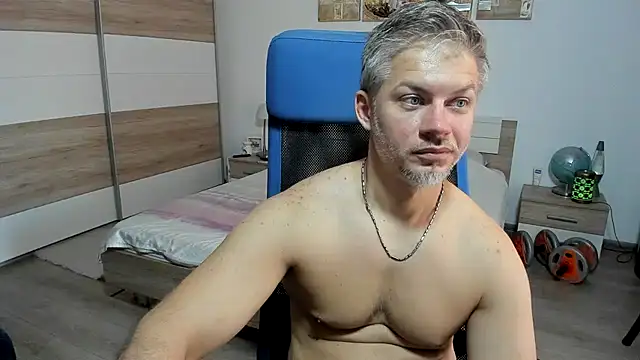 Snapshot of RobbyShawz chatting on July 29, 6:44 am RobbyShawz online show from July 29, 6:44 am