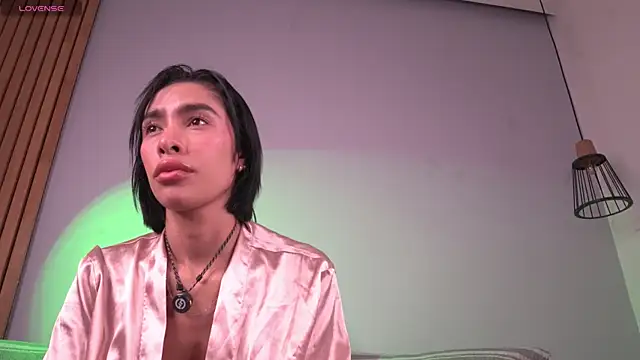 mia-reeves online show from May 7, 6:46 pm