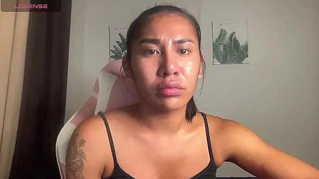 Snapshot of Alaia_Pope chatting on June 19, 6:23 pm Alaia Pope online show from June 19, 6:23 pm