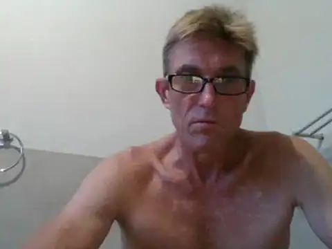 Snapshot of xykenrah@xh chatting on December 6, 2:57 am xykenrahxh online show from December 6, 2:57 am