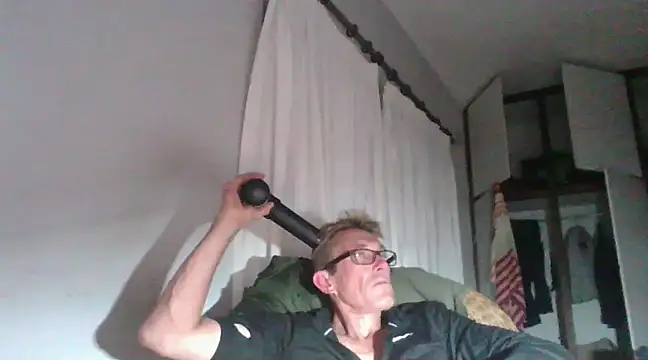 Snapshot of xykenrah@xh chatting on December 14, 2:34 am xykenrahxh online show from December 14, 2:34 am