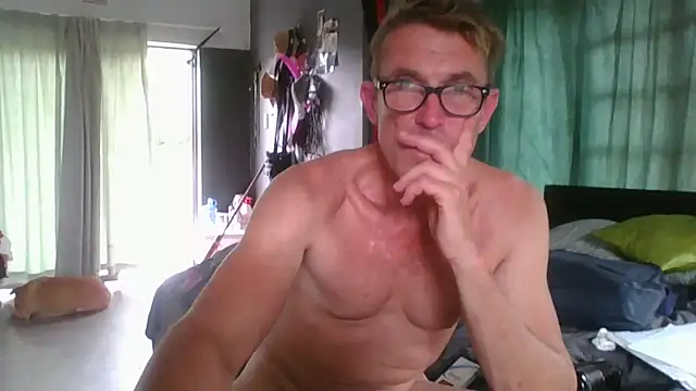 Snapshot of xykenrah@xh chatting on March 13, 12:02 pm xykenrahxh online show from March 13, 12:02 pm