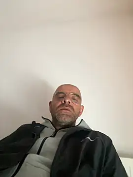 slim1976006 online show from May 8, 4:01 pm