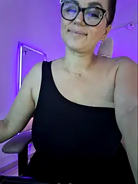 Snapshot of MariaPau_83 chatting on July 17, 9:08 pm MariaPau 83 online show from July 17, 9:08 pm
