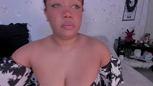 Snapshot of pamela_doll3 chatting on May 12, 1:36 am pamela doll3 online show from May 12, 1:36 am