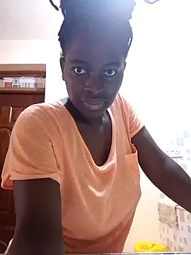 Snapshot of _cutemelania chatting on February 3, 12:14 pm  cutemelania online show from February 3, 12:14 pm