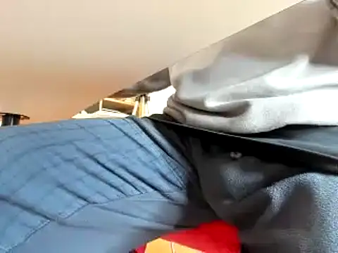 Snapshot of leccaleccafiga chatting on February 24, 8:25 pm leccaleccafiga online show from February 24, 8:25 pm