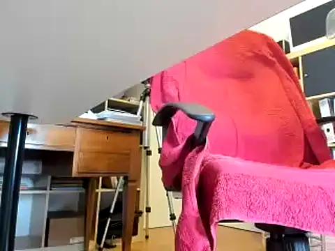 Snapshot of leccaleccafiga chatting on February 25, 8:03 am leccaleccafiga online show from February 25, 8:03 am