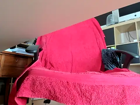 Snapshot of leccaleccafiga chatting on February 26, 8:37 am leccaleccafiga online show from February 26, 8:37 am