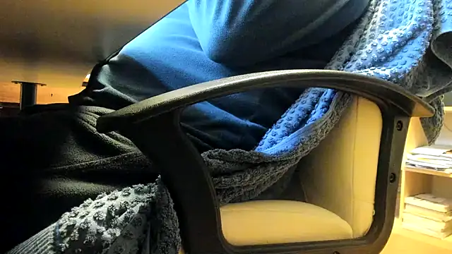 Snapshot of leccaleccafiga chatting on December 14, 9:58 am leccaleccafiga online show from December 14, 9:58 am