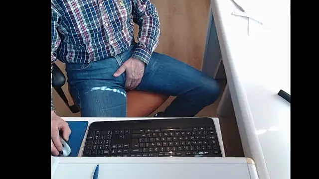 Snapshot of dutchpornking chatting on February 2, 12:24 pm dutchpornking online show from February 2, 12:24 pm