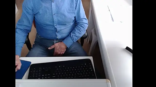 dutchpornking online show from November 1, 9:11 am