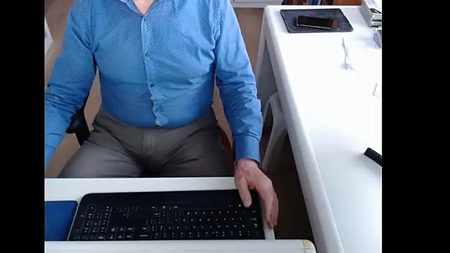 dutchpornking online show from January 17, 8:19 am