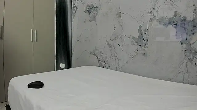 Snapshot of allyson_cute1 chatting on November 16, 12:33 pm allyson cute1 online show from November 16, 12:33 pm