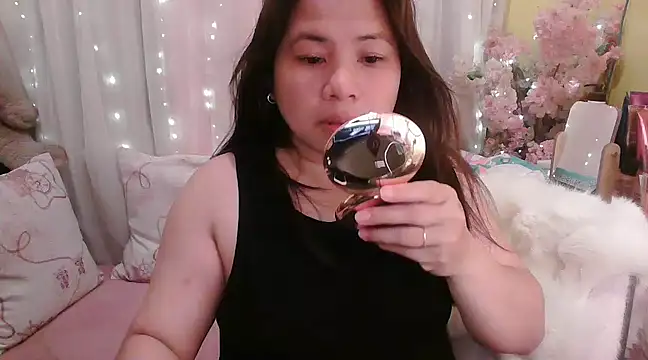 Snapshot of OhmyPinay chatting on February 18, 2:38 am OhmyPinay online show from February 18, 2:38 am