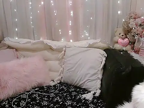 Snapshot of OhmyPinay chatting on September 15, 1:11 pm OhmyPinay online show from September 15, 1:11 pm