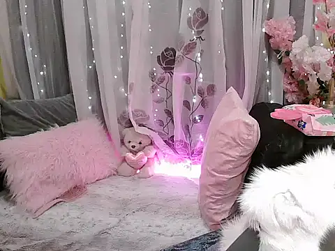 Snapshot of OhmyPinay chatting on November 27, 4:25 am OhmyPinay online show from November 27, 4:25 am