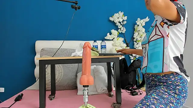 Snapshot of letty_straus chatting on July 23, 10:57 am letty straus online show from July 23, 10:57 am
