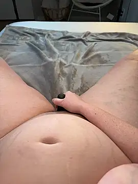 Snapshot of bigirl1979 chatting on January 13, 2:32 pm bigirl1979 online show from January 13, 2:32 pm