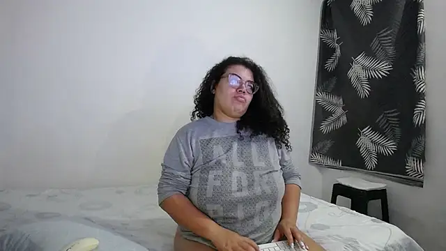 mabigomez00 online show from June 2, 9:11 am