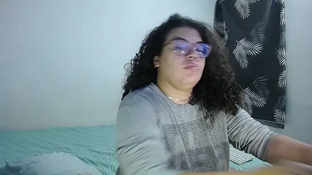 mabigomez00 online show from June 11, 8:56 am