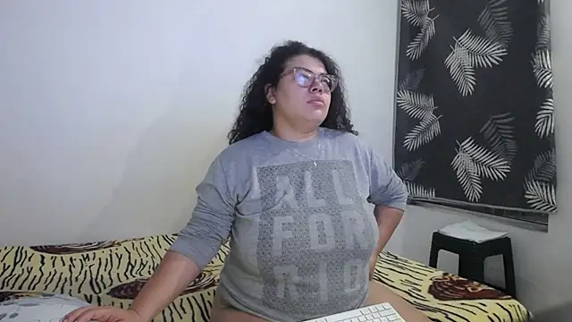 mabigomez00 online show from July 26, 10:33 am