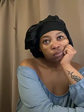 Snapshot of cherrybabe76 chatting on February 18, 11:44 am cherrybabe76 online show from February 18, 11:44 am