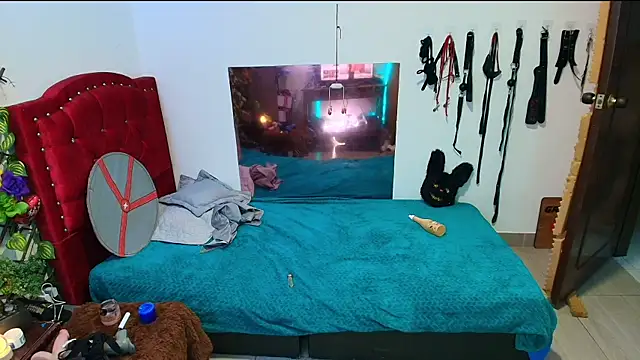 elektra 32 online show from February 22, 8:18 am