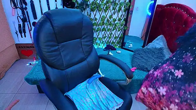 elektra 32 online show from October 19, 7:09 am