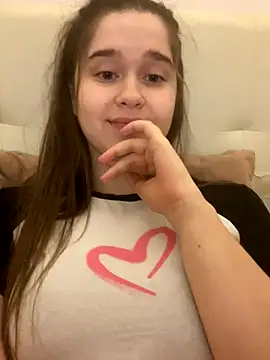 Snapshot of HornyGirlH chatting on October 21, 10:10 pm HornyGirlH online show from October 21, 10:10 pm