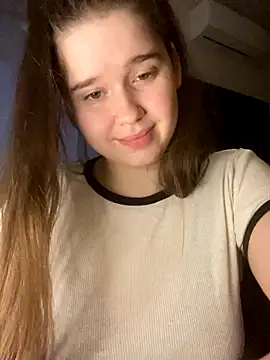 Snapshot of HornyGirlH chatting on October 31, 3:29 am HornyGirlH online show from October 31, 3:29 am