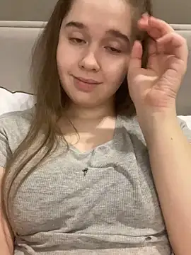 Snapshot of HornyGirlH chatting on November 29, 2:36 am HornyGirlH online show from November 29, 2:36 am